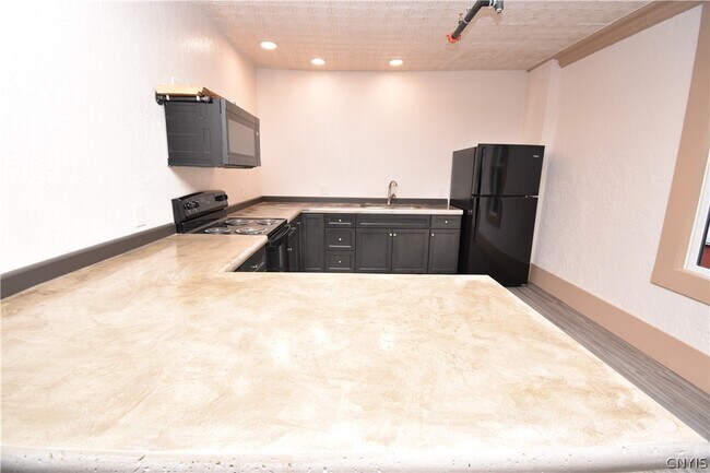 Building Photo - 152 Court St