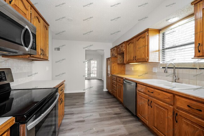 Building Photo - 508 N 75th St