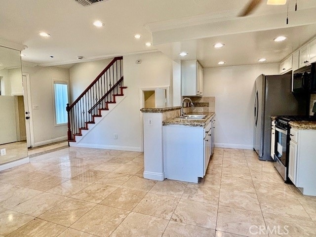 Building Photo - 686 Park Dr