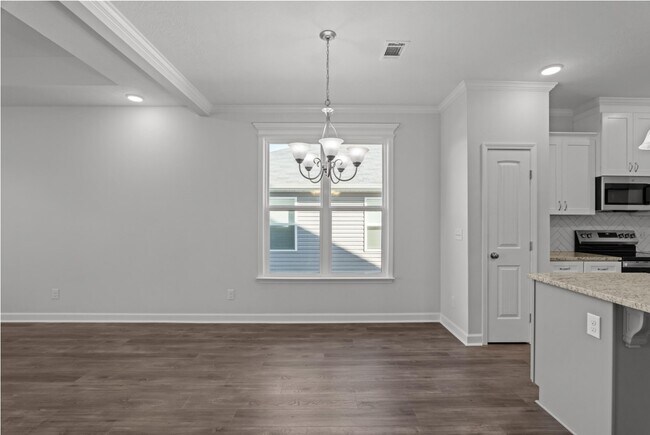 Building Photo - 8163 Snelling Dr