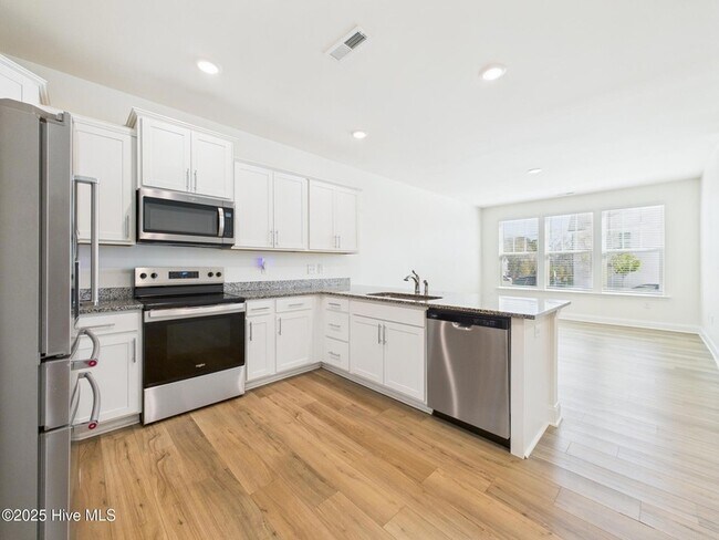 Building Photo - 458 Channel Drop Dr