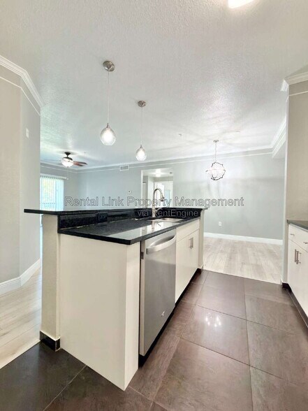 Building Photo - 11530 Villa Grand