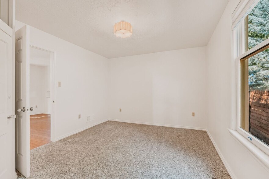 Building Photo - 1610 N 10th St