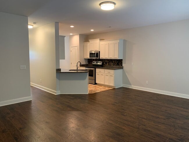 Building Photo - This beautifully 1 small Pet friendly 3 be...
