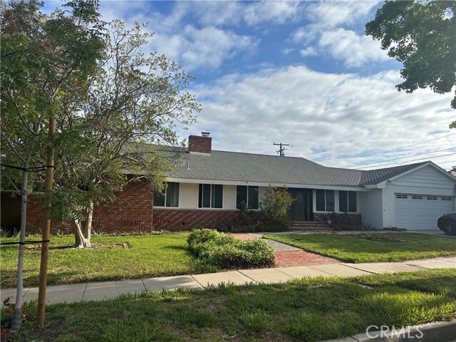 Building Photo - 3025 E Hillcrest Ave