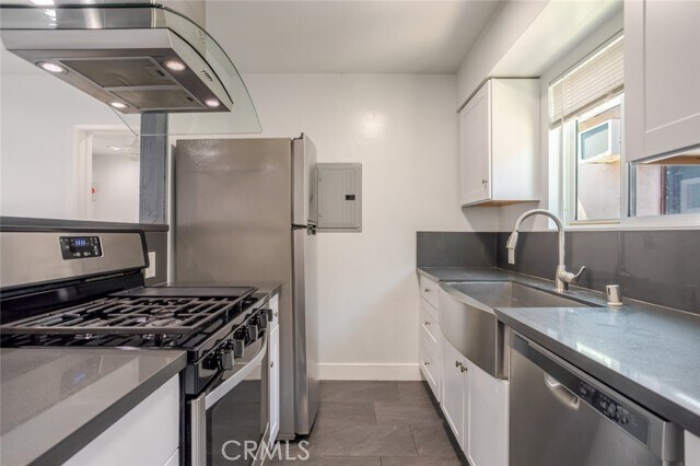 Building Photo - 3106 W Victory Blvd