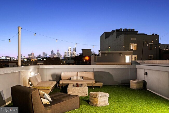 Building Photo - 1121 Earl St