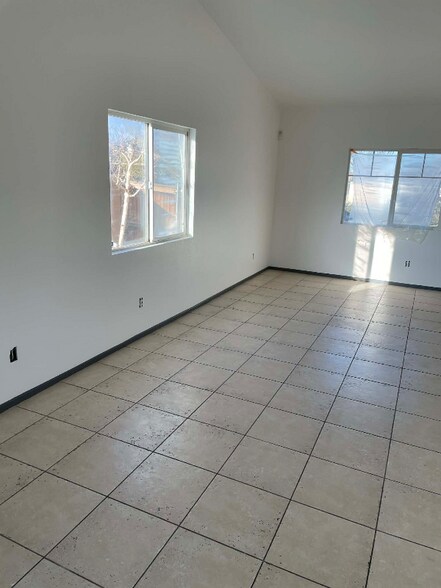 Building Photo - 14513 Palm St