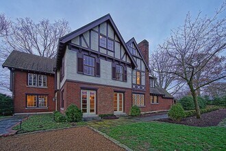 Building Photo - Stunning Tudor-style 4BR/3.5BA home in a prime, unbeatable location!