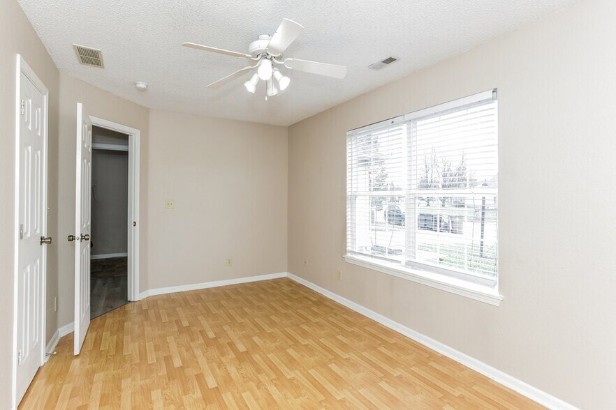 Building Photo - 8144 Amarillo Dr