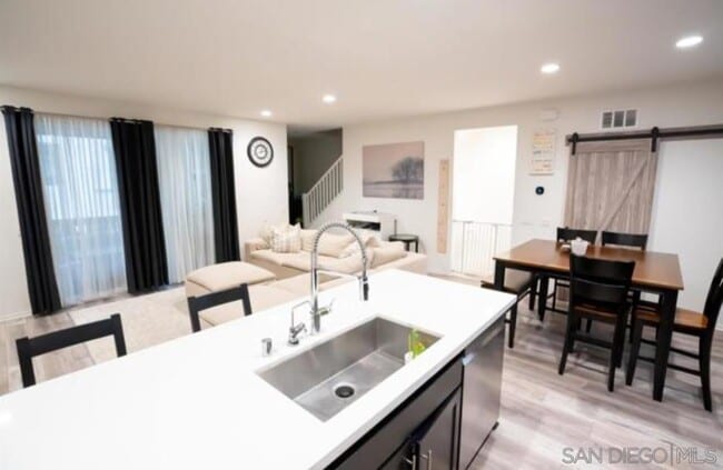 Building Photo - 1594 San Miguelito