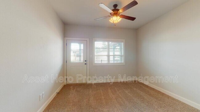 Building Photo - 203 Brentwood Dr E