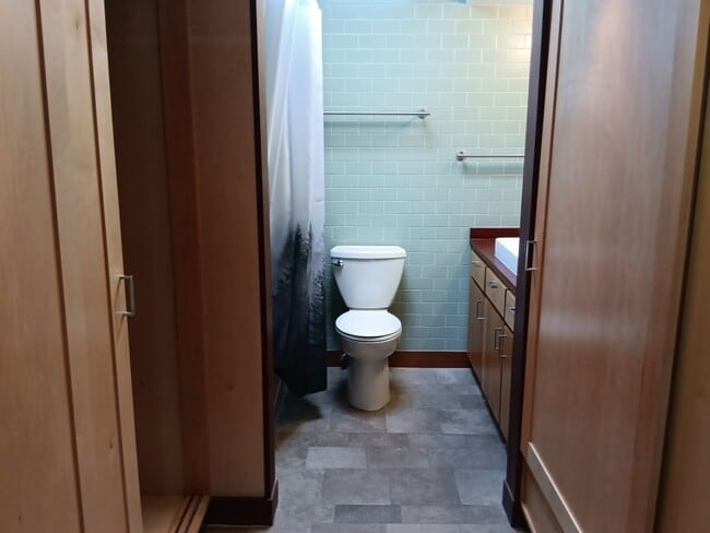 Building Photo - 3 Bedroom, 2 Bathroom Home! Schedule a Showing Today!