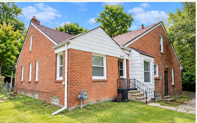 Building Photo - 15758 Fielding St