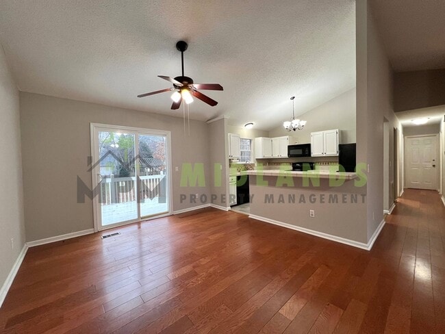 Building Photo - 844 Bentley Dr