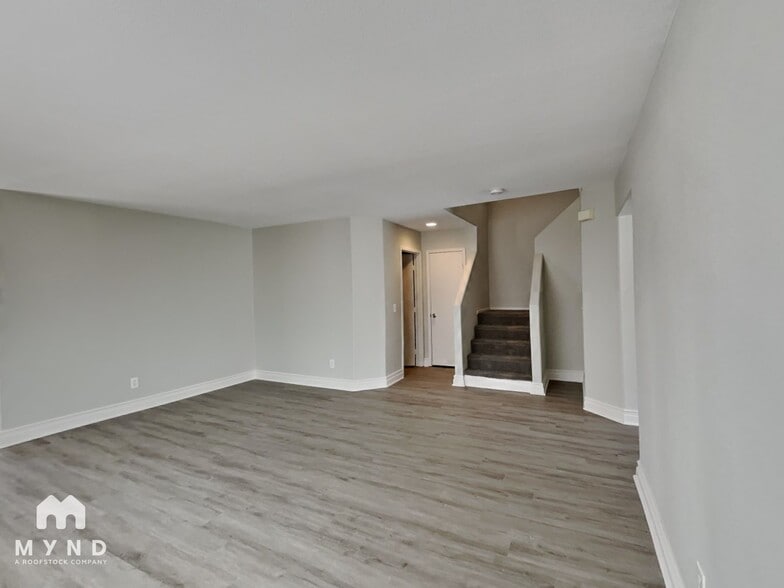 Building Photo - 6271 Stone Hollow Ave