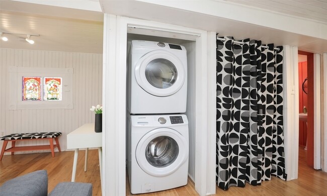 Building Photo - 1212 39th St