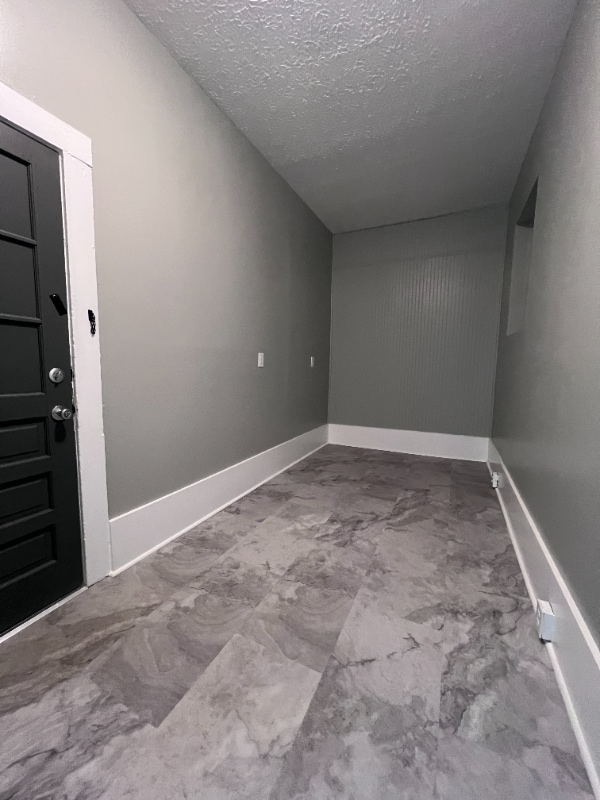 Building Photo - 405 Moore St