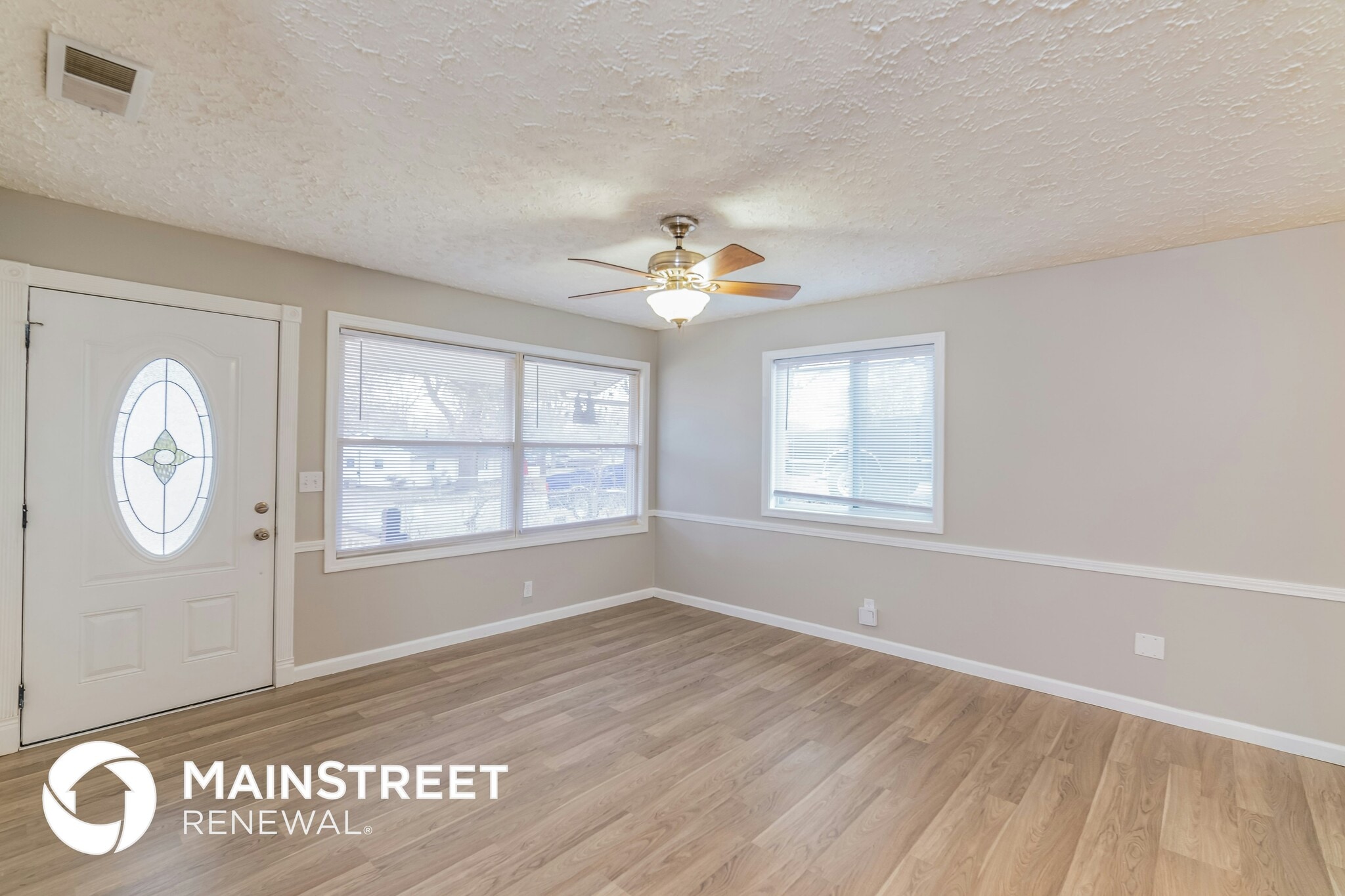 Building Photo - 5002 Seville Dr