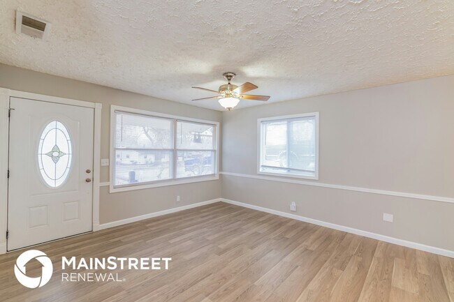 Building Photo - 5002 Seville Dr