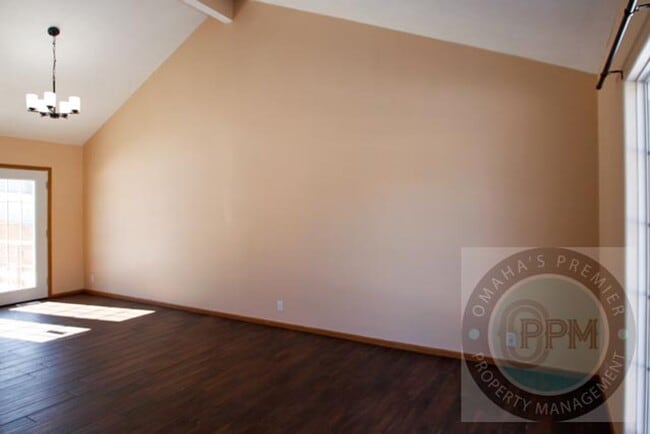 Building Photo - Comfortable 3Bd/2Ba/2Car Home in Papillion
