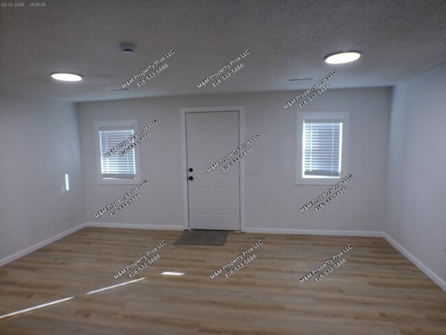 Building Photo - 8208 W 81st St