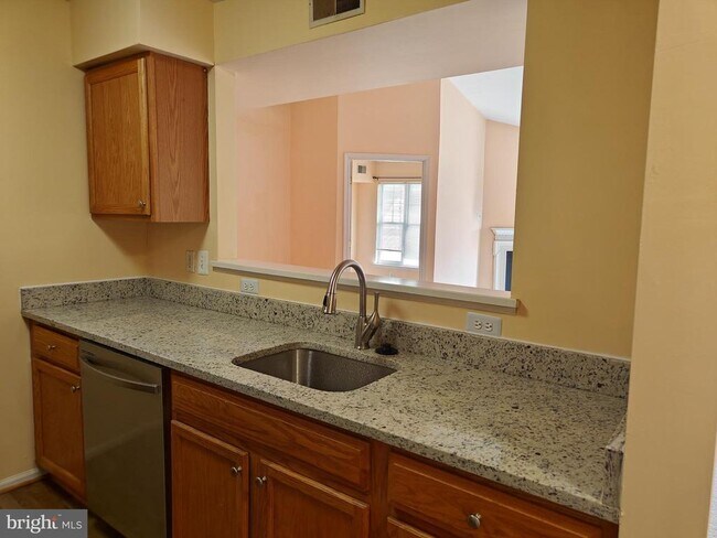 Building Photo - 13800 Farnsworth Ln