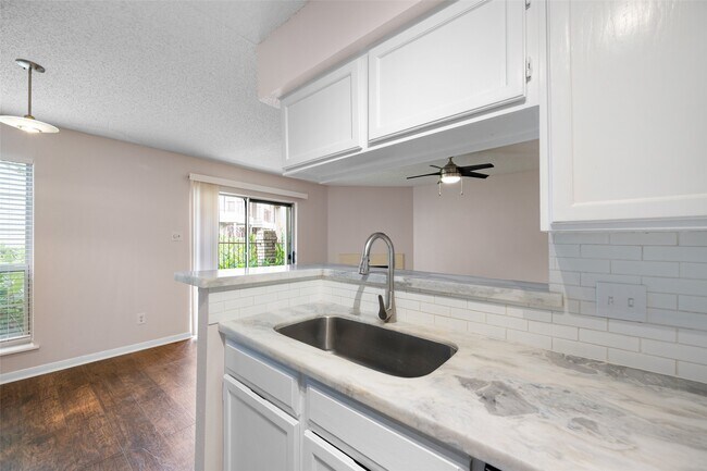 Building Photo - 2120 El Paseo St