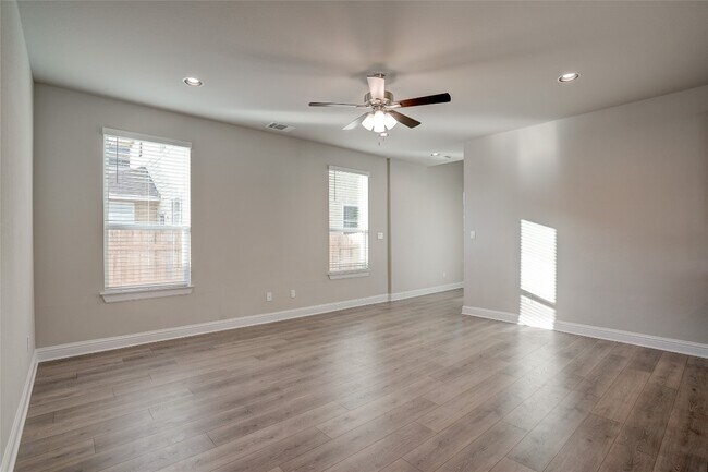 Building Photo - 135 Living Reef Dr