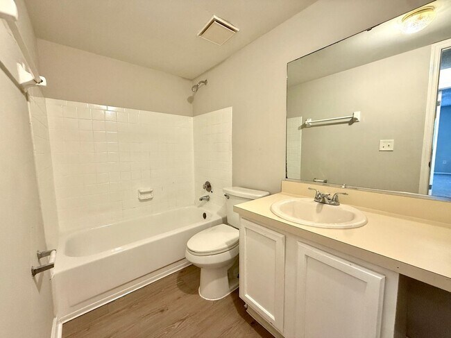 Building Photo - 4111 S Semoran Blvd