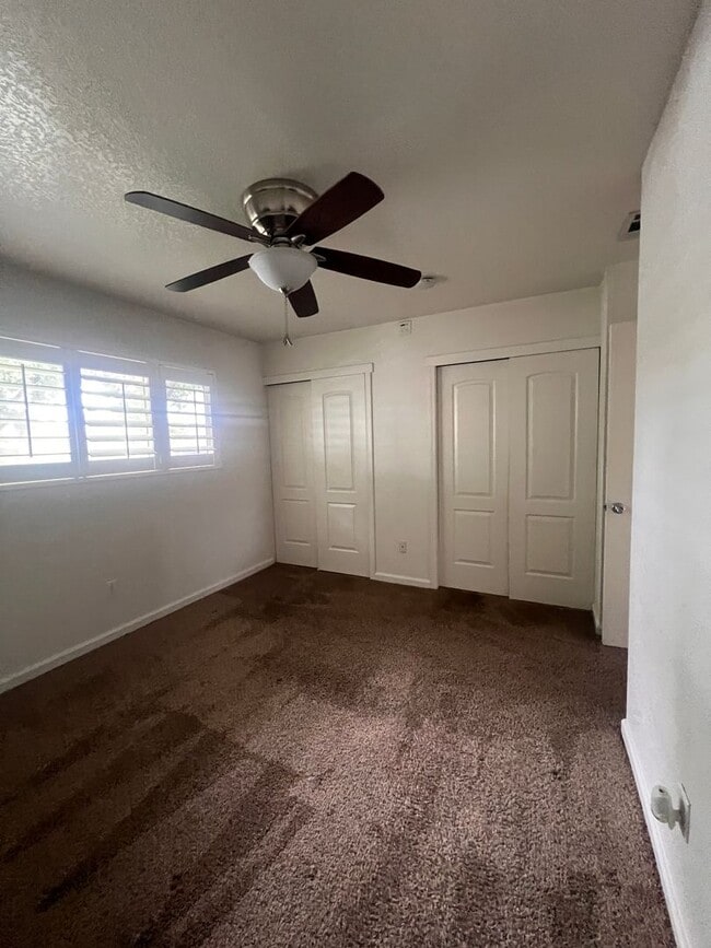 Building Photo - Super cute 2 bedroom condo