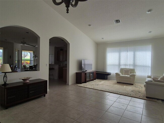 Building Photo - 12752 Coral Lakes Dr