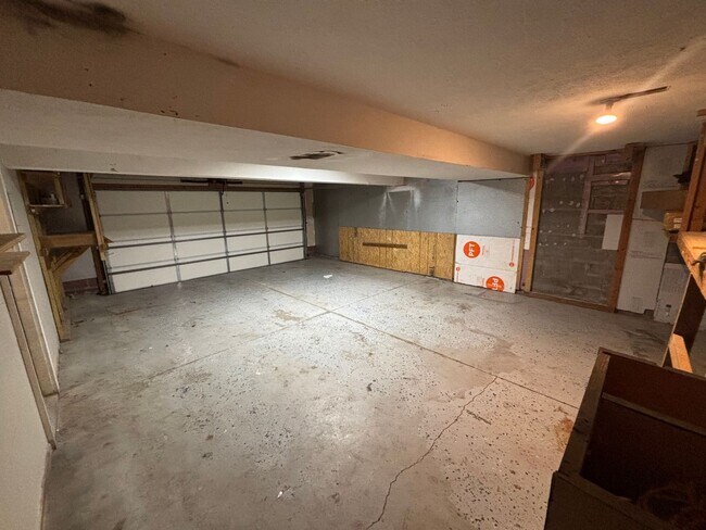 Building Photo - 6206 N 149th St