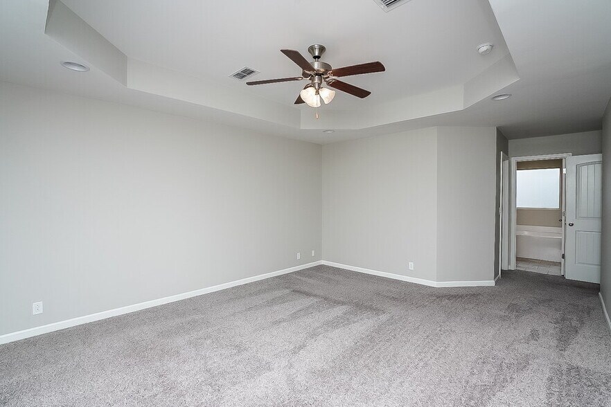 Building Photo - 3218 Mapleside Ln