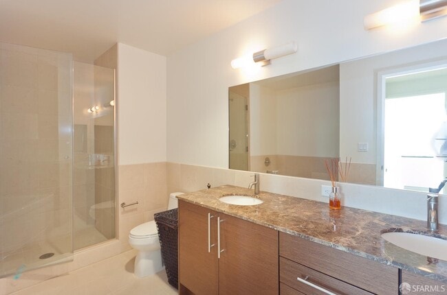 Building Photo - 301 Main St