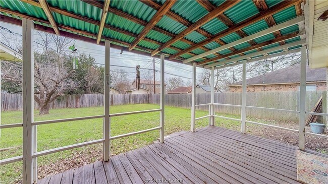 Building Photo - 1107 Braeswood Dr