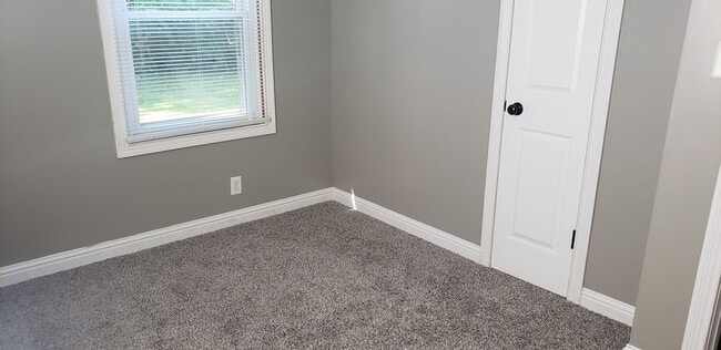 Building Photo - 3 bedroom 1 bath