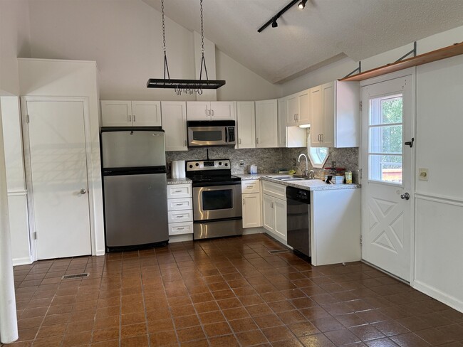 Building Photo - 200 Alleghany Dr