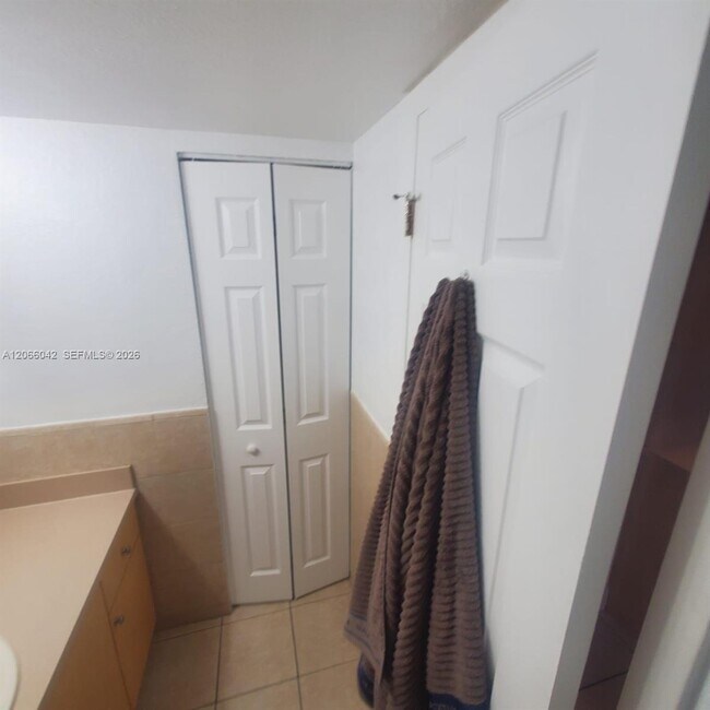 Building Photo - 7151 Miami Lakes Dr