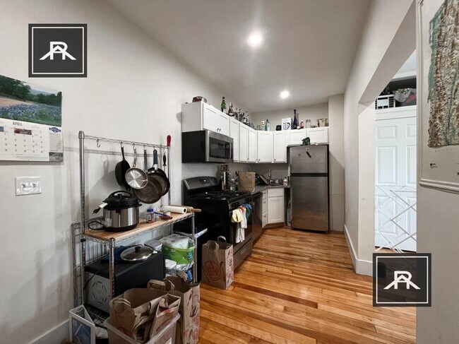 Building Photo - 3 bedroom in Allston MA 02134