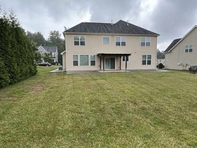 Building Photo - Spacious 4 Bed + Bonus Room Home in Concord
