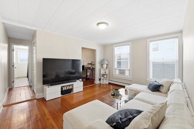 Building Photo - 289 Whiton St