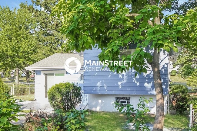 Building Photo - 3 Bedroom Pet-Friendly Home in CLEVELAND, ...