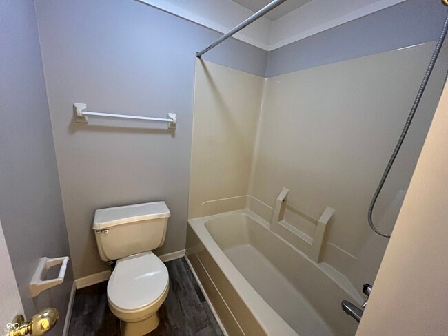 Building Photo - 6545 Aintree Pl