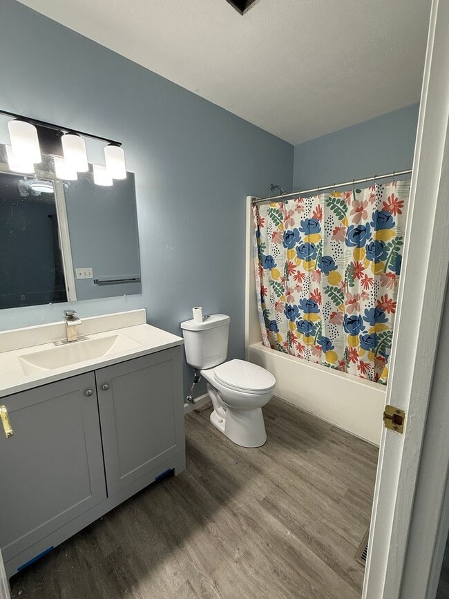 Building Photo - Beautiful Condo for rent