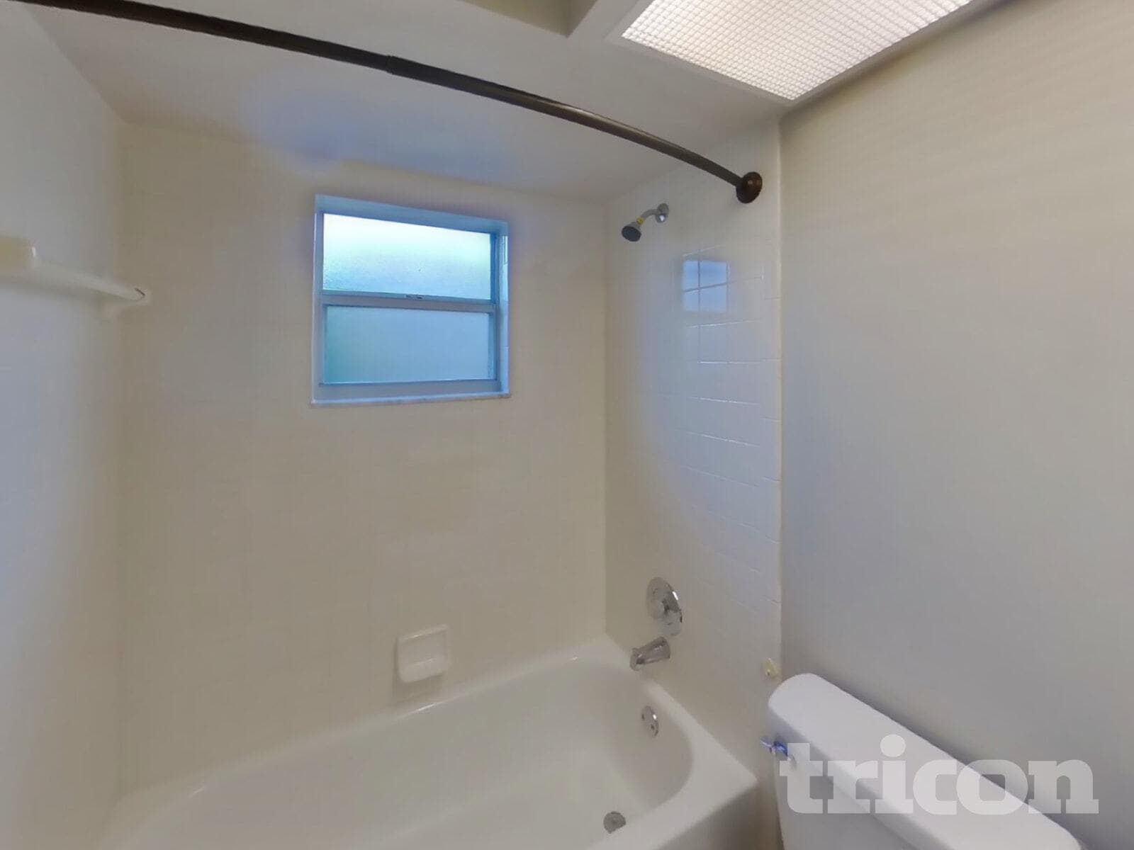 Building Photo - 1374 Godfrey Ave