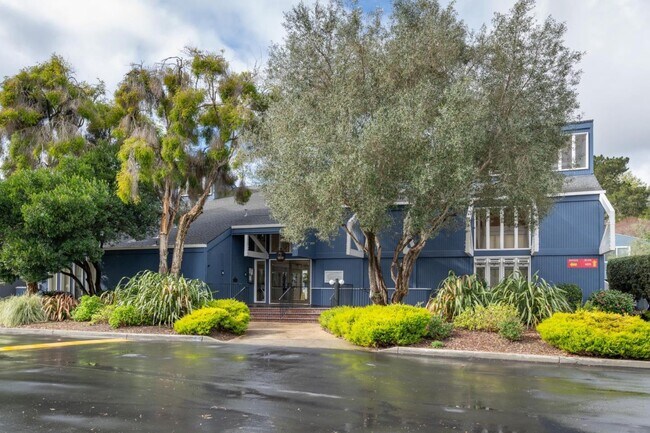 Building Photo - 415 Piccadilly Pl