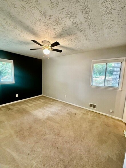Building Photo - 10178 Top Tree Ct