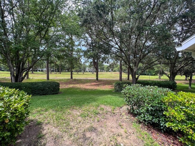 Building Photo - 1/1 Condo in the Greens at West End - Available mid-June!