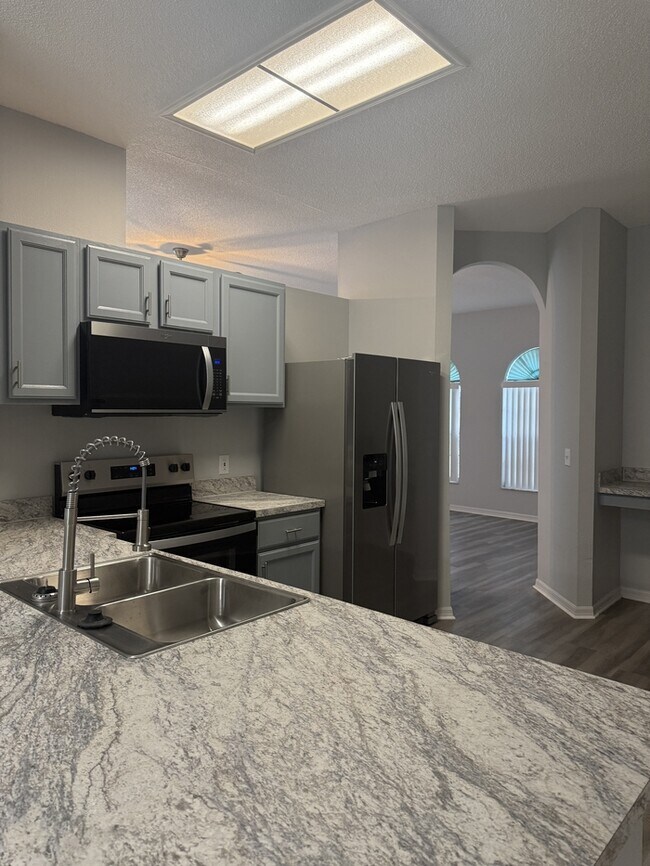 Building Photo - 15733 Green Point Ct